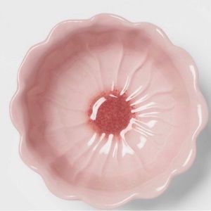 NWT Threshold Pink Flower Shaped Candy Dish
